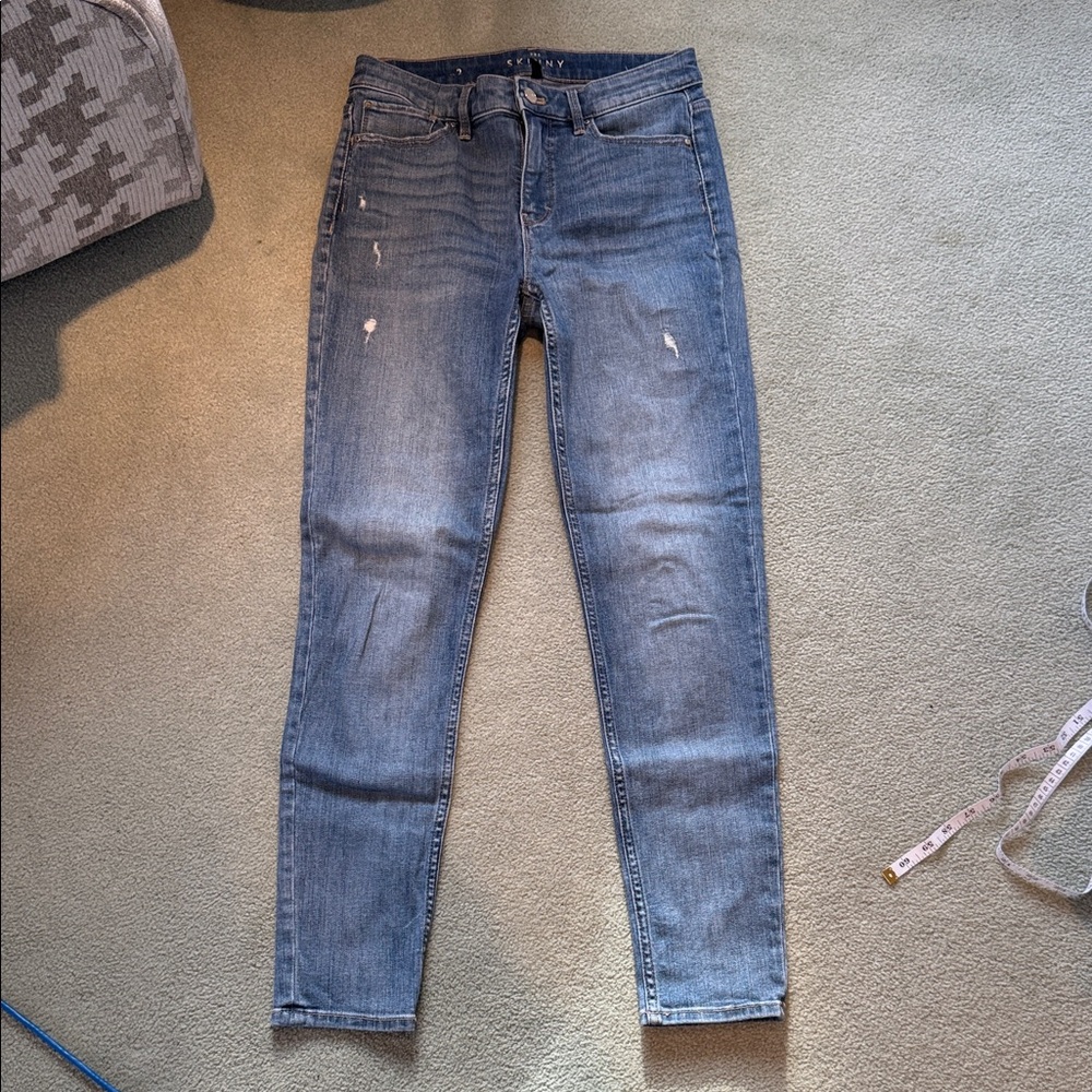 WHBM The Skinny Ankle Jean size 2 regular length HighRise
